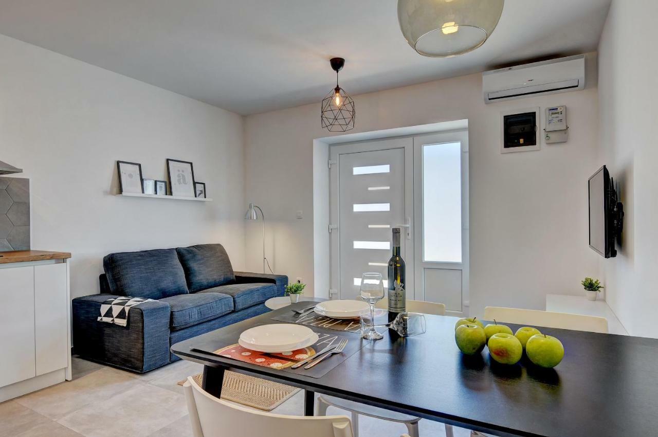 Apartman M Apartment Pula Exterior photo